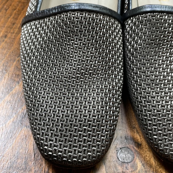 Metallic Mesh Delman Shoes - Picture 2 of 9